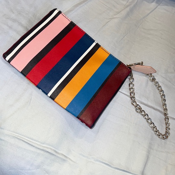 GUESS WRISTLET ACCESSORY TO BACKPACK STRIPED w ZIPPER AND CHAIN STRAP - Picture 3 of 8
